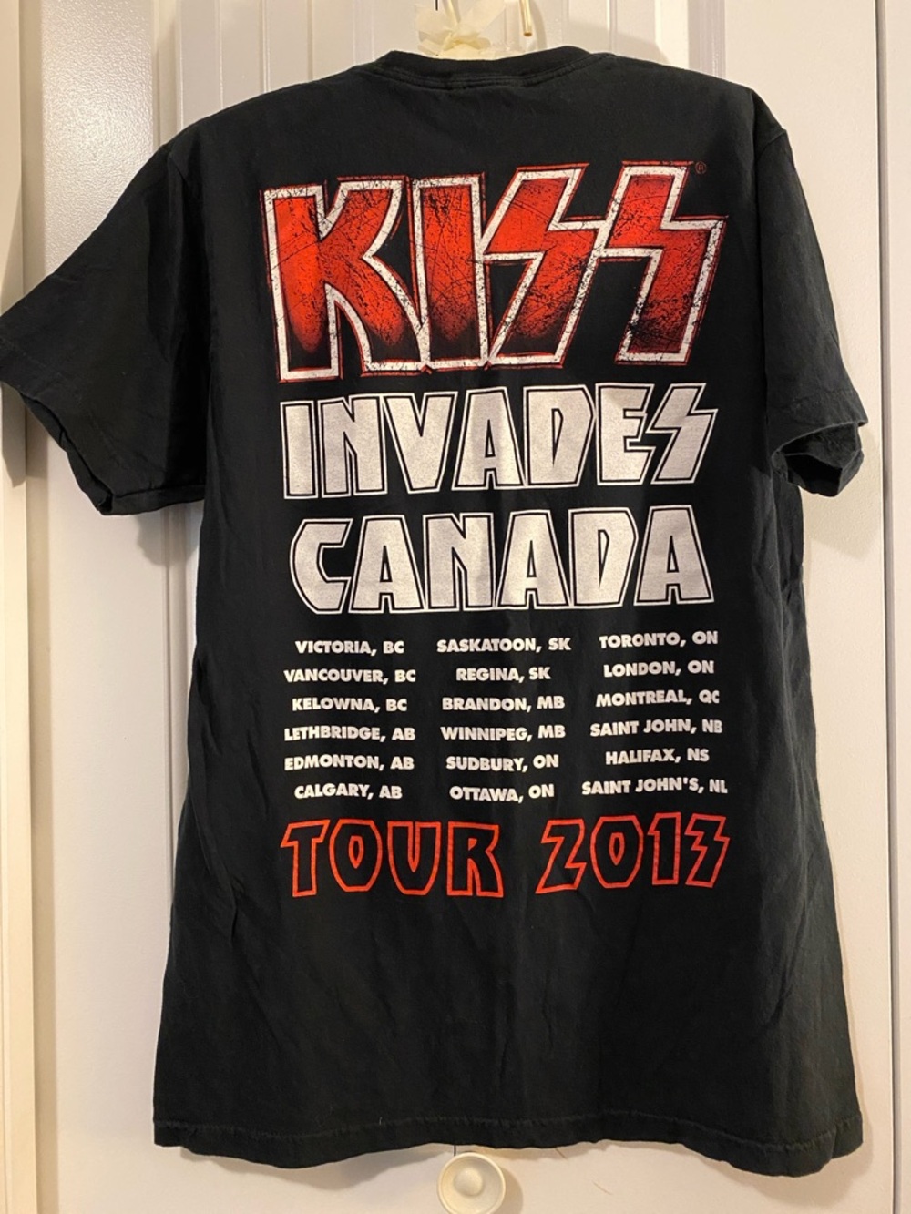 Kiss Invades Canada 2013 Tour Tee - Picture 4 of 5